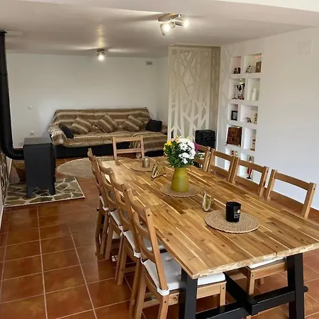 Casa Brian Del Tietar * Sotillo de la Adrada